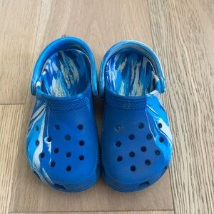 8c Tie Dye Kids Blue Crocs